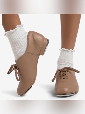 NWOT Kids 1.5M Capezio Classic Fluid Caramel Lace-Up Tap Shoes